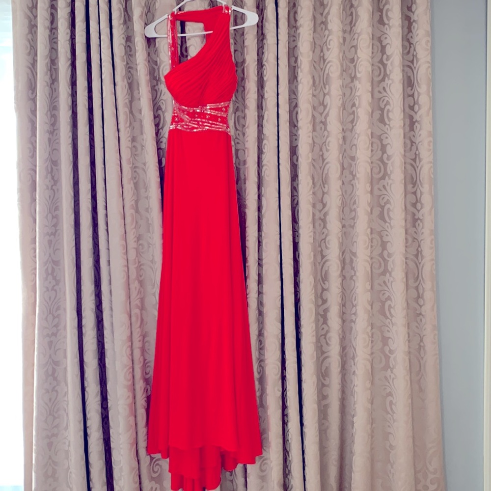 Beautiful floor length gown.